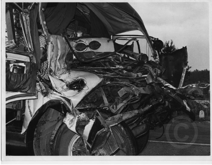 Incidente stradale camion distrutto s.d. Archivio 9centro